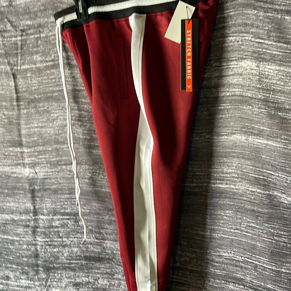 Screenshot brand jogger sweat pants